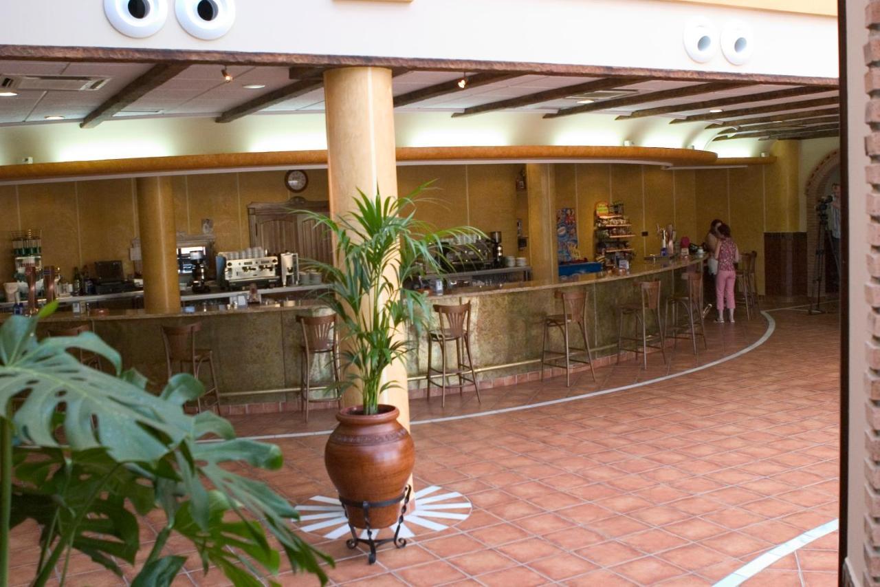 Hotel-Restaurante Cerrillo San Marcos Diezma Kültér fotó