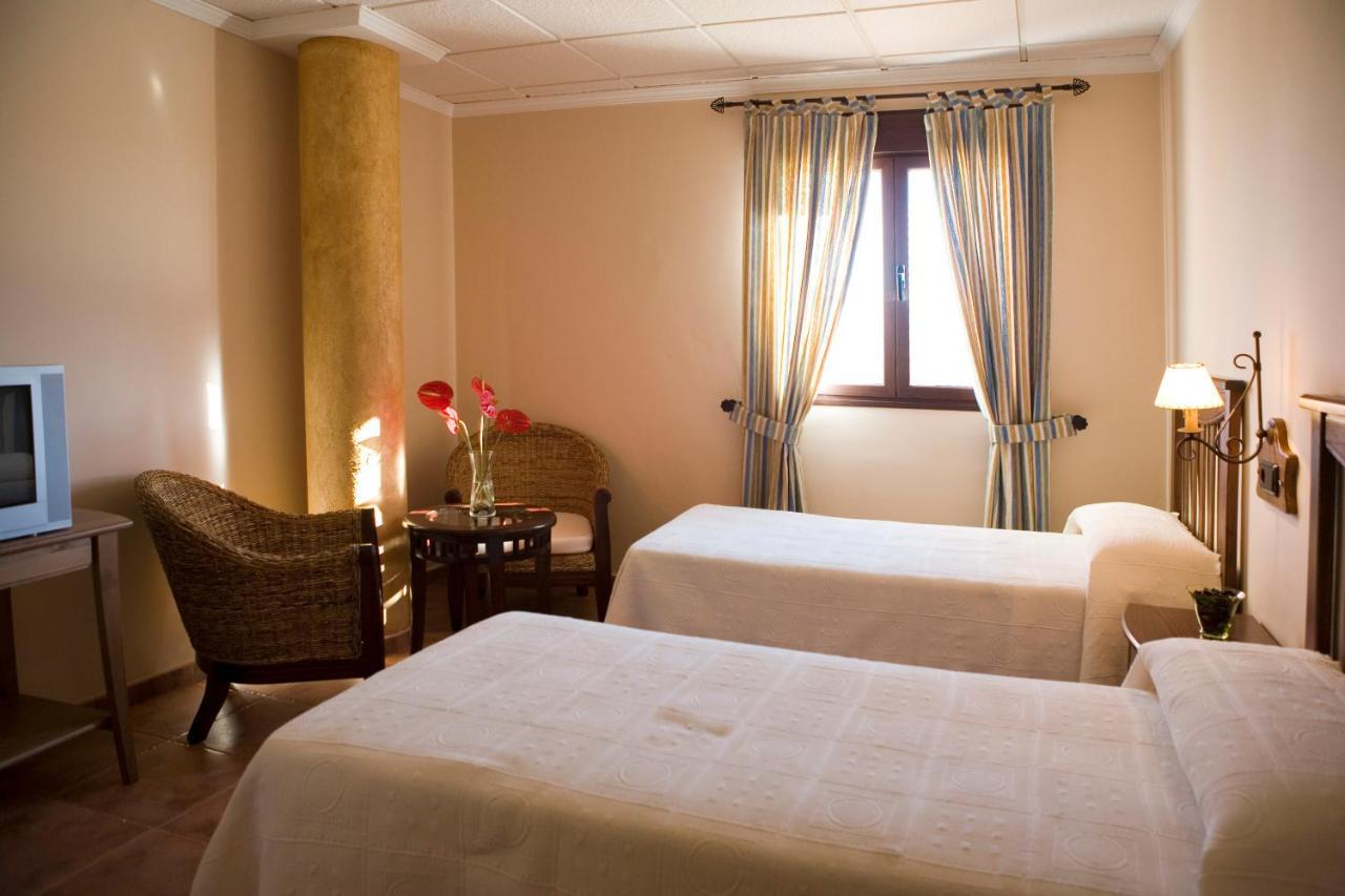 Hotel-Restaurante Cerrillo San Marcos Diezma Kültér fotó