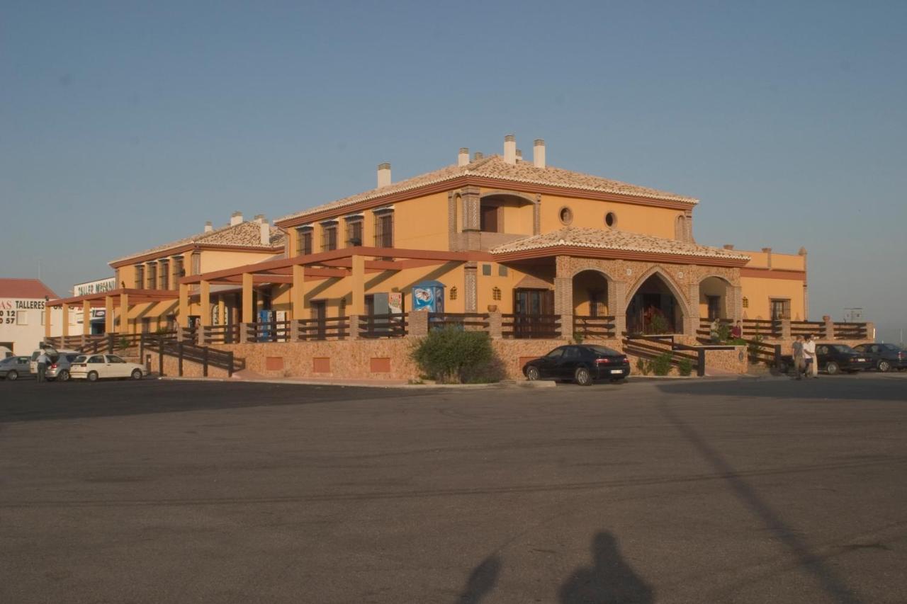 Hotel-Restaurante Cerrillo San Marcos Diezma Kültér fotó